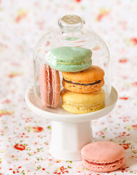 4515165_stock-photo-macarons